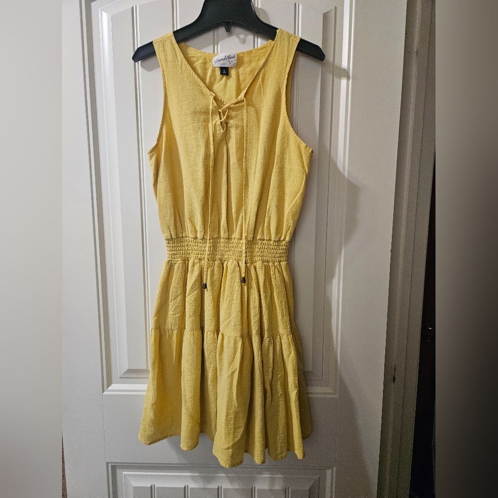Yellow dress